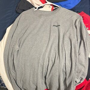 Patagonia Men's Gray long sleeve